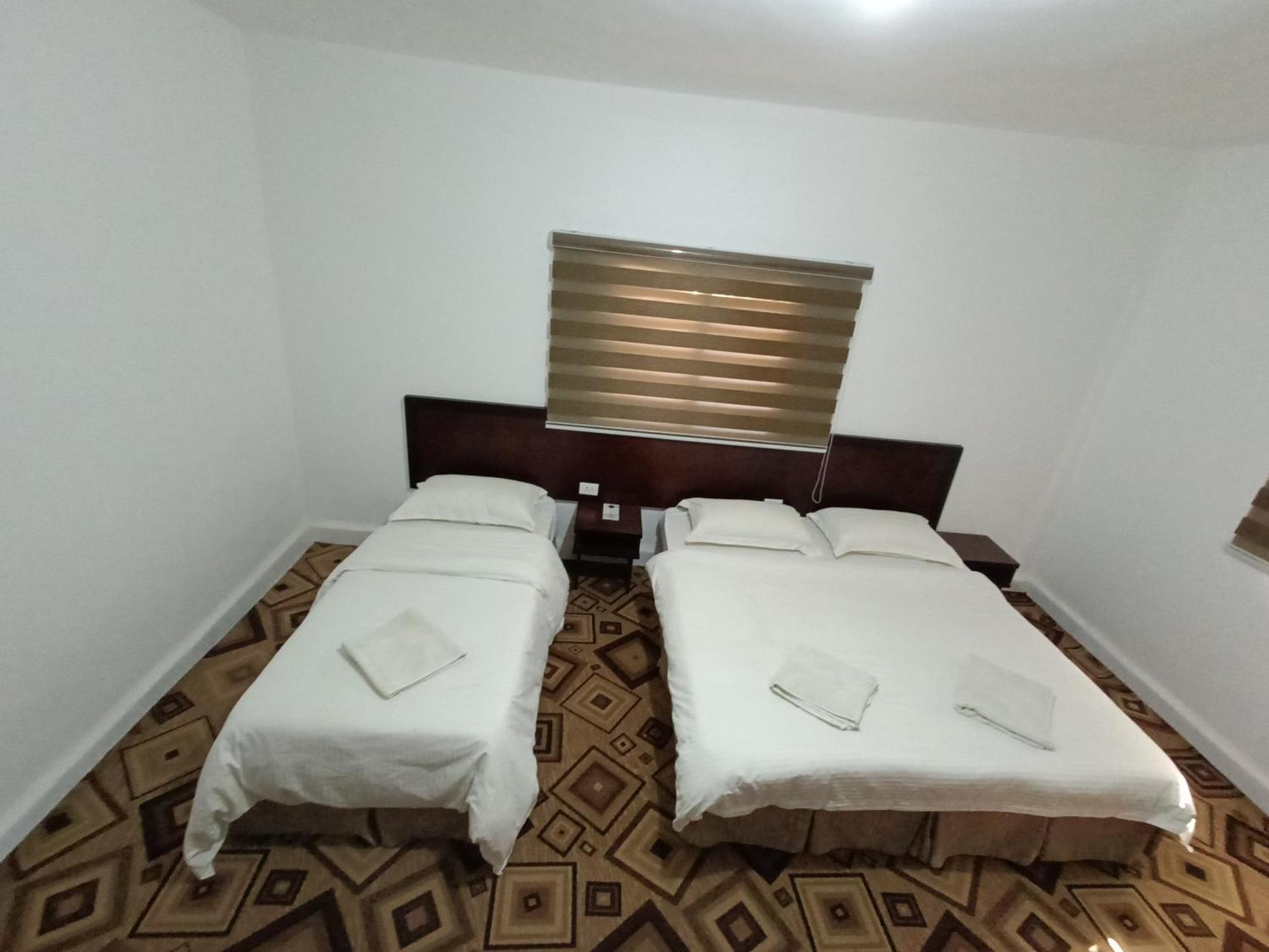 Happy Night Hostel Wadi Musa Esterno foto