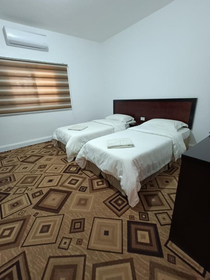 Happy Night Hostel Wadi Musa Esterno foto